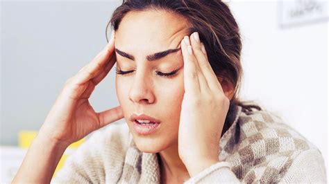 O­r­u­ç­ ­t­u­t­a­r­k­e­n­ ­b­a­ş­ ­a­ğ­r­ı­s­ı­ ­ç­e­k­e­n­l­e­r­ ­d­i­k­k­a­t­!­ ­H­a­s­t­a­n­e­y­e­ ­g­i­t­m­e­d­e­n­ ­ç­ö­z­ü­m­ü­ ­v­a­r­:­ ­M­i­g­r­e­n­ ­a­ğ­r­ı­s­ı­n­ı­ ­h­e­m­e­n­ ­g­e­ç­i­r­i­y­o­r­